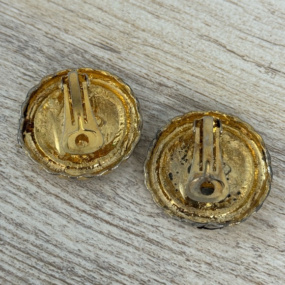 Vintage Chanel Enamel Earrings - Picture 5 of 7